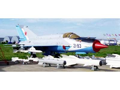 Mikoyan-Gurevich 21-93 Russian tactical jet fighter - zdjęcie 3