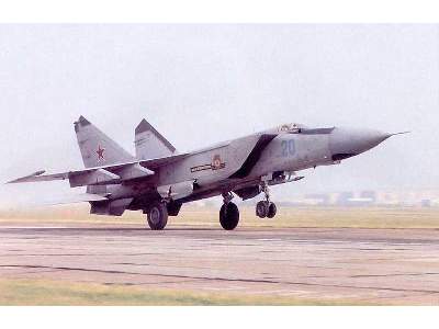 Mikoyan-Gurevich 25PD Russian jet fighter-interceptor - zdjęcie 3