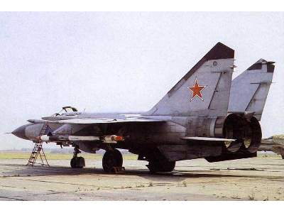 Mikoyan-Gurevich 25PD Russian jet fighter-interceptor - zdjęcie 6