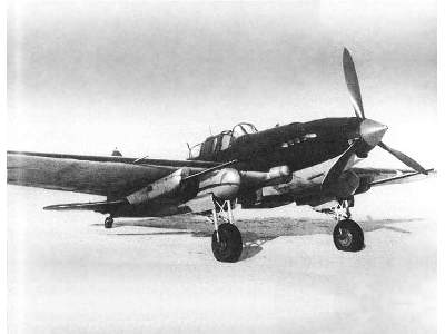 Ilyushin Il-2 M3 Russian ground-attack aircraft with NS-37 canno - zdjęcie 2