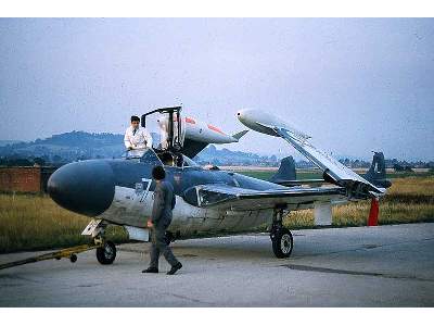 Sea Venom British carrier-borne jet fighter - zdjęcie 9