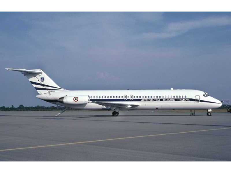 McDonnell Douglas DC-9-32 Aeronautica Militare Italiana - zdjęcie 1 McDonnell Douglas DC-9-32 Aeronautica Militare Italiana - zdjęcie 1