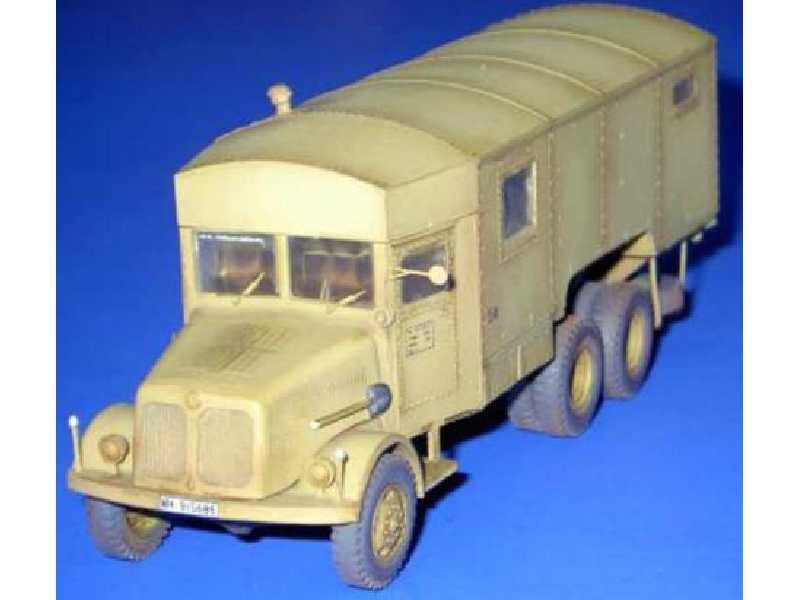 Tatra T-111 - zdjęcie 1 Tatra T-111 - zdjęcie 1