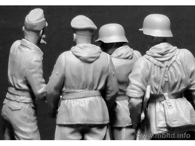 Niemieccy żołnierze - 1945 - zdjęcie 7