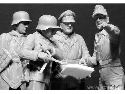 Niemieccy żołnierze - 1945 - zdjęcie 8