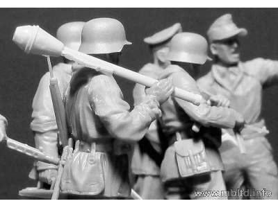Niemieccy żołnierze - 1945 - zdjęcie 11
