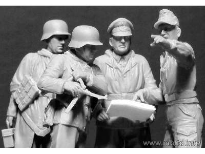 Niemieccy żołnierze - 1945 - zdjęcie 13