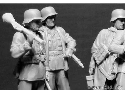 Niemieccy żołnierze - 1945 - zdjęcie 14