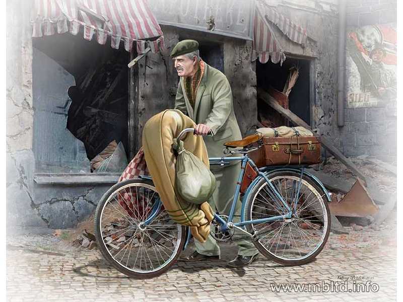 Cywil z rowerem - Europa - 1944-1945 - zdjęcie 1 Cywil z rowerem - Europa - 1944-1945 - zdjęcie 1