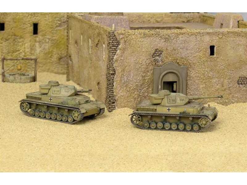 Sd. Kfz. 161 Pz. Kpfw. IV Ausf. F1/F2 - 2 modele - zdjęcie 1 Sd. Kfz. 161 Pz. Kpfw. IV Ausf. F1/F2 - 2 modele - zdjęcie 1