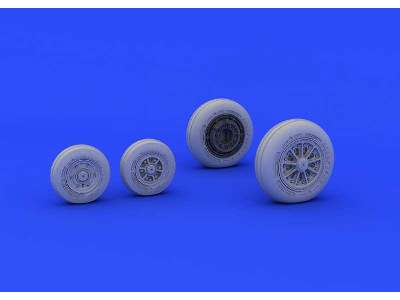 F-104 undercarriage wheels late 1/48 - Hasegawa - zdjęcie 2