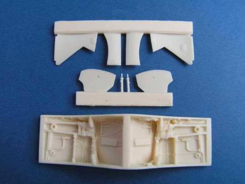 Seahawk main wheel well for  Trumpeter - zdjęcie 1