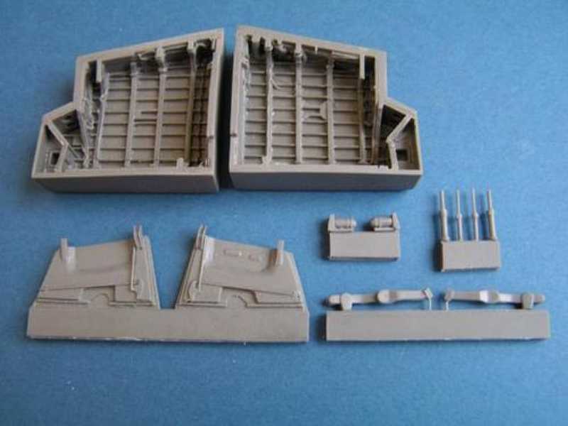 E. E. Canberra main wheel well for Airfix - zdjęcie 1