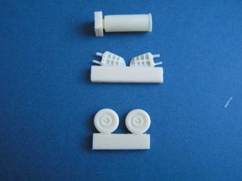 MiG-15bis/15UTI upgrade ( Wheels, airbrakes, jet pipe) for Hobby - zdjęcie 1 MiG-15bis/15UTI upgrade ( Wheels, airbrakes, jet pipe) for Hobby - zdjęcie 1