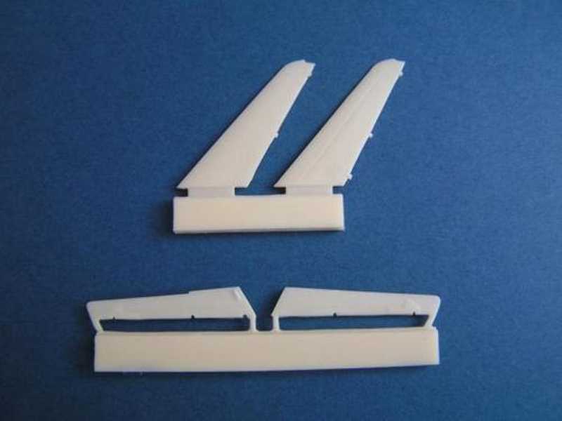 MiG-15bis/15UTI  horizontal tailplane  for HobbyBoss - zdjęcie 1