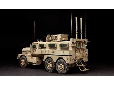 U.S. Cougar 6×6 MRAP Vehicle - zdjęcie 3