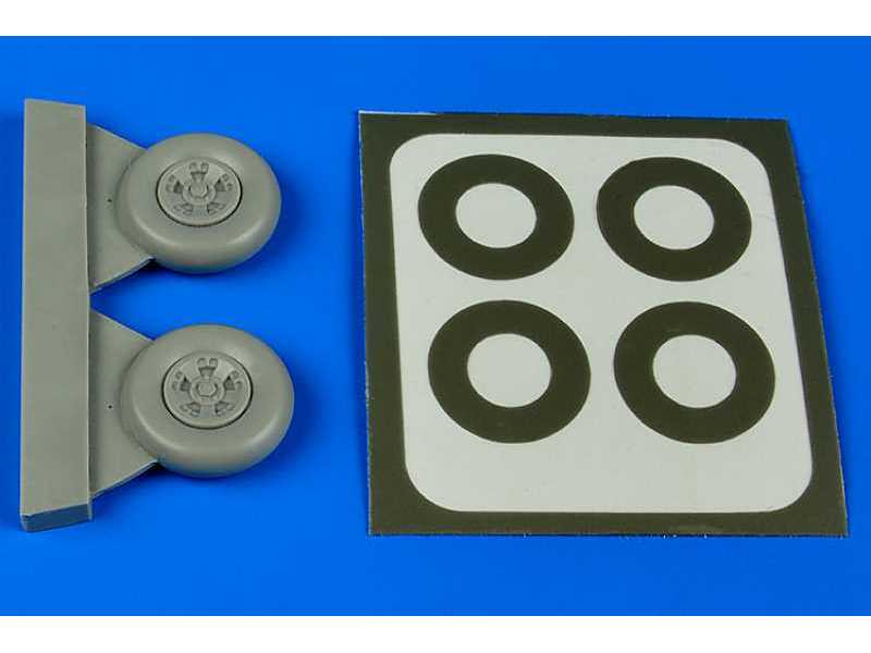 Spitfire Mk.V five spokes wheels & paint masks - zdjęcie 1 Spitfire Mk.V five spokes wheels & paint masks - zdjęcie 1