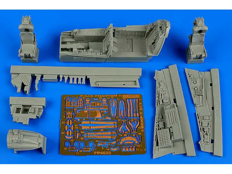F-4J/S Phantom II cockpit set - Academy - zdjęcie 1 F-4J/S Phantom II cockpit set - Academy - zdjęcie 1
