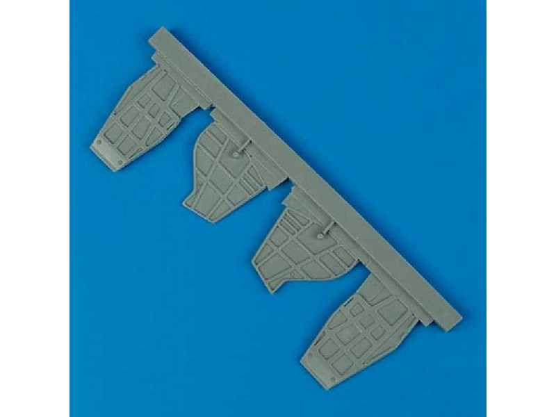 SB2C Helldiver Undercarriage Covers Accurate Miniatures - zdjęcie 1 SB2C Helldiver Undercarriage Covers Accurate Miniatures - zdjęcie 1