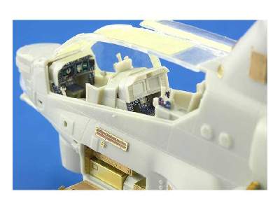 AH-1Z interior S. A. 1/48 - Kitty Hawk - zdjęcie 4